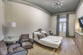 Your Private Parliament View In The Lap Of Luxury
